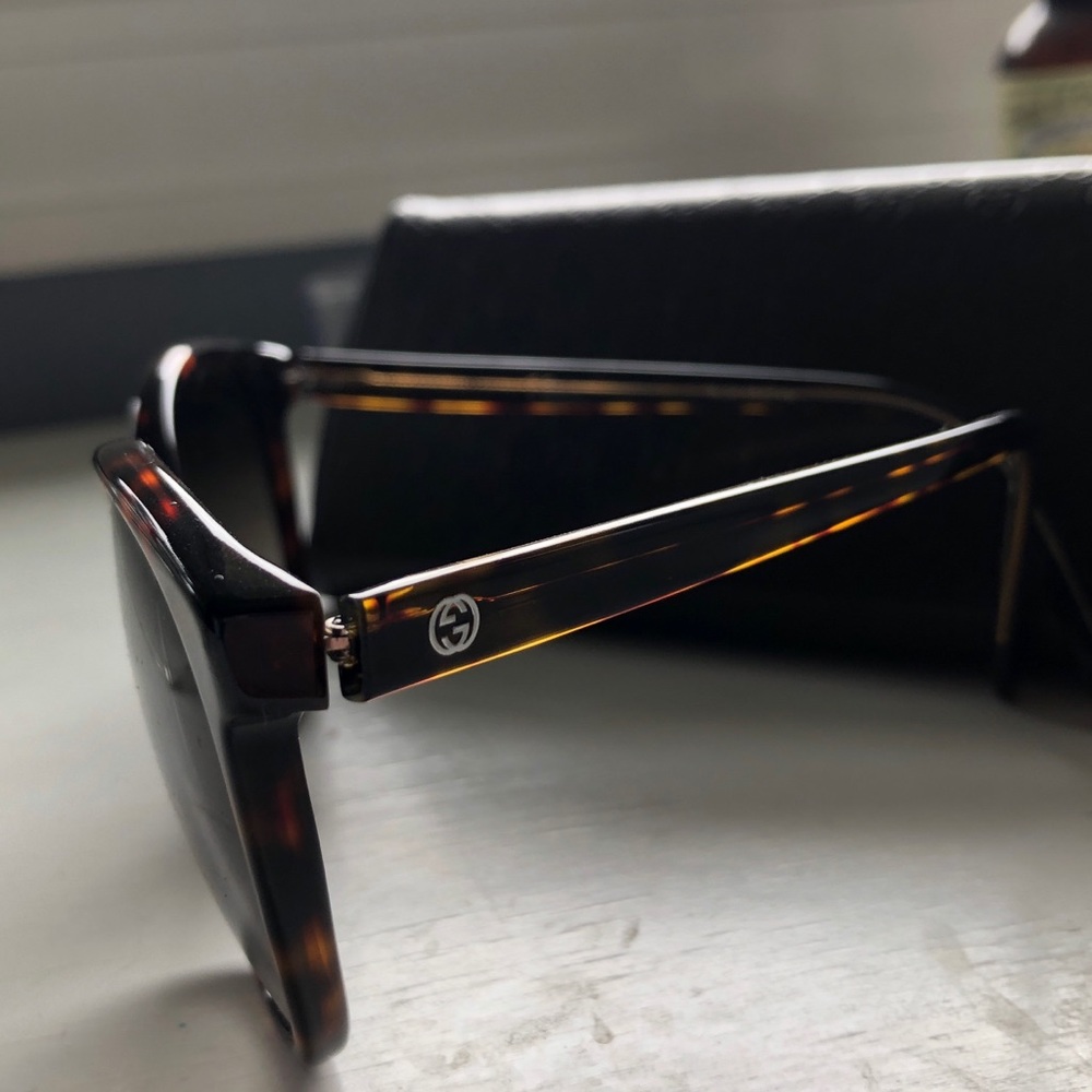 Gucci sunglasses - Picture 2 of 2